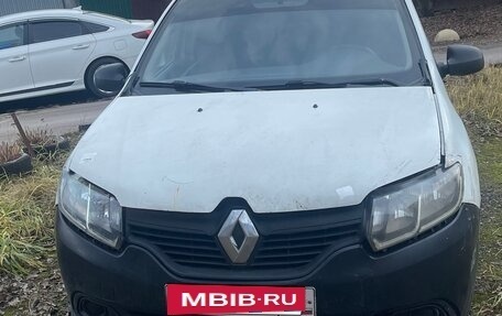 Renault Logan II, 2017 год, 285 000 рублей, 6 фотография