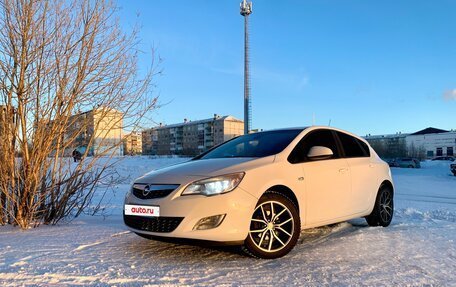 Opel Astra J, 2011 год, 870 000 рублей, 2 фотография