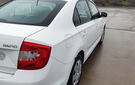 Skoda Rapid I, 2014 год, 900 000 рублей, 4 фотография