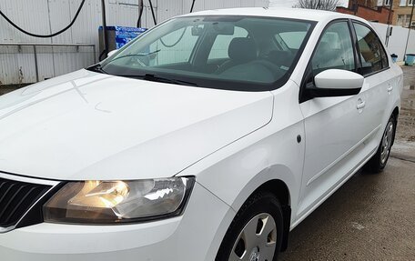 Skoda Rapid I, 2014 год, 900 000 рублей, 2 фотография