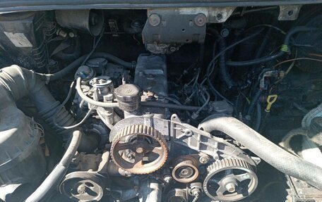 Hyundai H-1 II рестайлинг, 2000 год, 170 000 рублей, 6 фотография