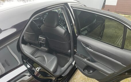 Toyota Camry, 2021 год, 3 299 999 рублей, 9 фотография