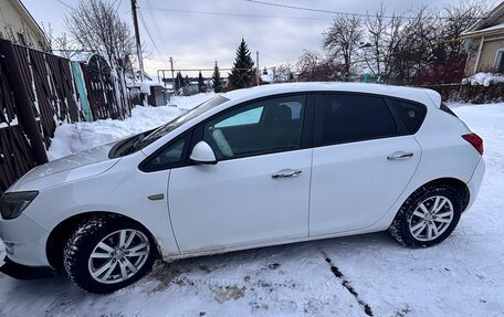 Opel Astra J, 2011 год, 510 000 рублей, 3 фотография