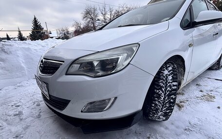 Opel Astra J, 2011 год, 510 000 рублей, 2 фотография