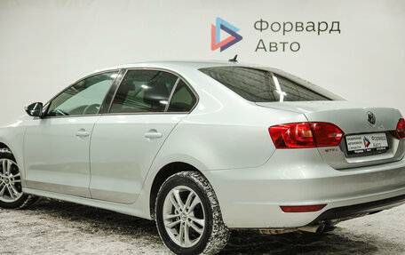 Volkswagen Jetta VI, 2013 год, 820 000 рублей, 2 фотография