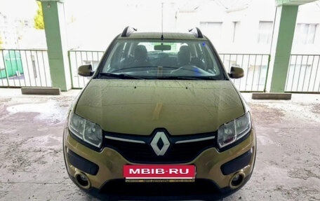 Renault Sandero II рестайлинг, 2014 год, 740 000 рублей, 2 фотография