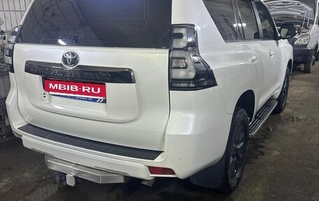 Toyota Land Cruiser Prado 150 рестайлинг 2, 2020 год, 5 200 000 рублей, 3 фотография