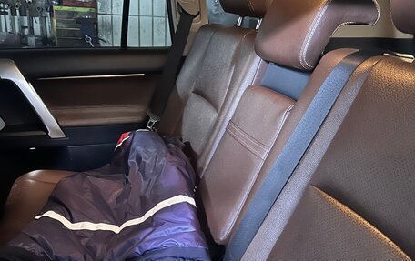 Toyota Land Cruiser Prado 150 рестайлинг 2, 2020 год, 5 200 000 рублей, 9 фотография