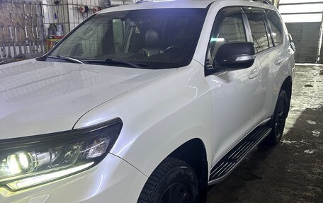 Toyota Land Cruiser Prado 150 рестайлинг 2, 2020 год, 5 200 000 рублей, 13 фотография