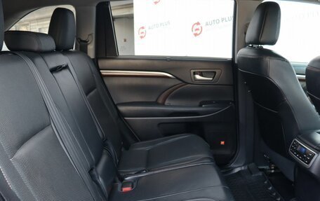 Toyota Highlander III, 2015 год, 2 699 000 рублей, 19 фотография