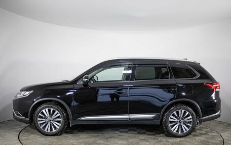 Mitsubishi Outlander III рестайлинг 3, 2020 год, 2 499 000 рублей, 7 фотография