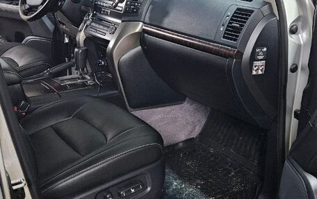 Toyota Land Cruiser 200, 2011 год, 3 650 000 рублей, 17 фотография