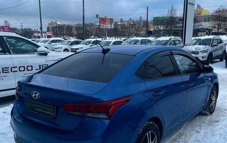 Hyundai Solaris II рестайлинг, 2017 год, 988 000 рублей, 6 фотография