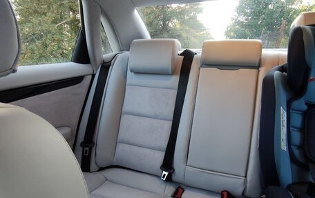 Audi A4, 2005 год, 911 000 рублей, 19 фотография