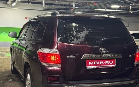 Toyota Highlander III, 2012 год, 1 800 000 рублей, 1 фотография