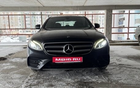 Mercedes-Benz E-Класс, 2019 год, 2 860 000 рублей, 10 фотография