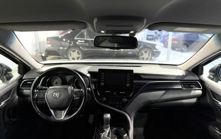Toyota Camry, 2021 год, 1 999 000 рублей, 10 фотография