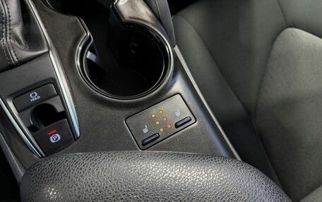 Toyota Camry, 2021 год, 1 999 000 рублей, 19 фотография