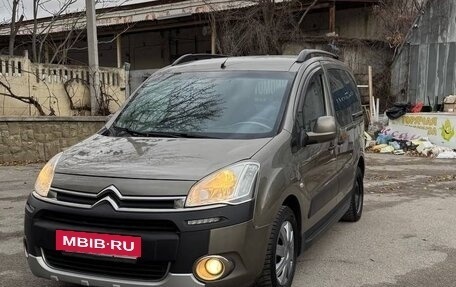 Citroen Berlingo II рестайлинг, 2012 год, 820 000 рублей, 3 фотография