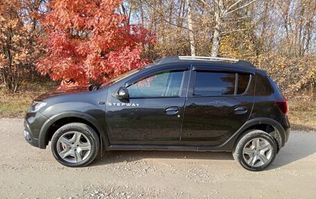 Renault Sandero II рестайлинг, 2019 год, 1 000 000 рублей, 2 фотография