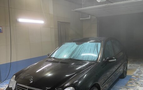 Mercedes-Benz C-Класс, 2003 год, 930 000 рублей, 2 фотография