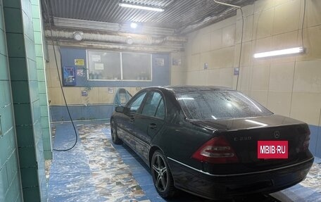 Mercedes-Benz C-Класс, 2003 год, 930 000 рублей, 6 фотография