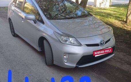 Toyota Prius, 2012 год, 1 050 000 рублей, 9 фотография