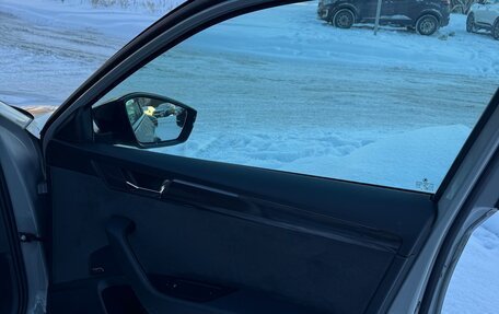 Skoda Superb III рестайлинг, 2019 год, 3 300 000 рублей, 14 фотография