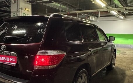 Toyota Highlander III, 2012 год, 1 800 000 рублей, 2 фотография