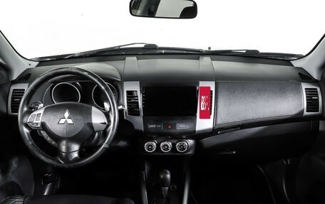 Mitsubishi Outlander III рестайлинг 3, 2011 год, 940 000 рублей, 13 фотография