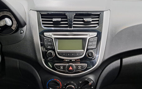 Hyundai Solaris II рестайлинг, 2012 год, 640 000 рублей, 15 фотография