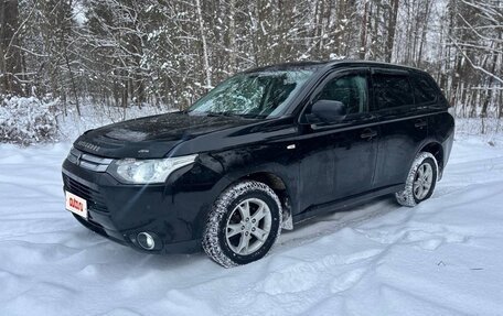 Mitsubishi Outlander III рестайлинг 3, 2014 год, 1 050 000 рублей, 15 фотография