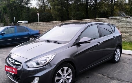 Hyundai Solaris II рестайлинг, 2012 год, 766 666 рублей, 3 фотография