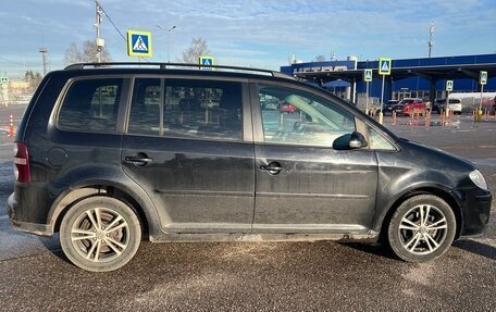 Volkswagen Touran III, 2008 год, 690 000 рублей, 4 фотография