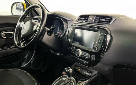 KIA Soul II рестайлинг, 2015 год, 1 597 000 рублей, 9 фотография