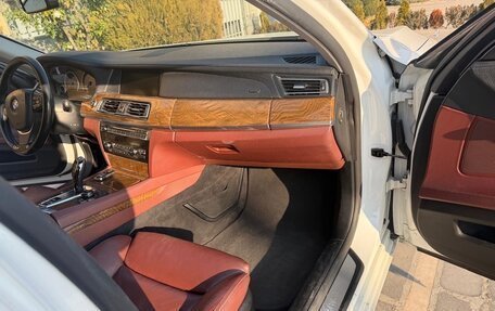 BMW 7 серия, 2011 год, 1 290 000 рублей, 8 фотография