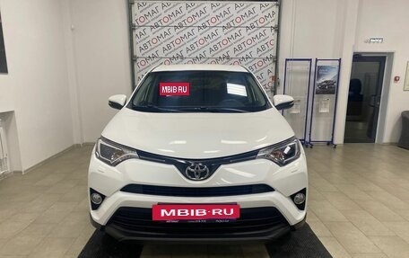 Toyota RAV4, 2016 год, 1 996 000 рублей, 2 фотография