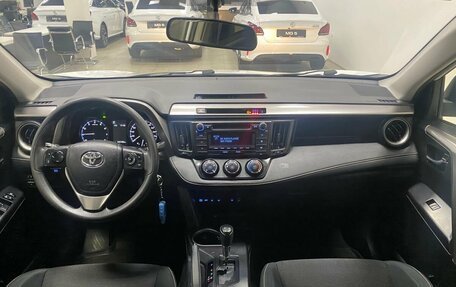 Toyota RAV4, 2016 год, 1 996 000 рублей, 17 фотография