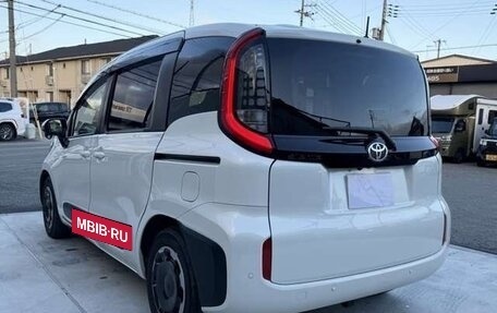 Toyota Sienta, 2023 год, 1 424 000 рублей, 7 фотография