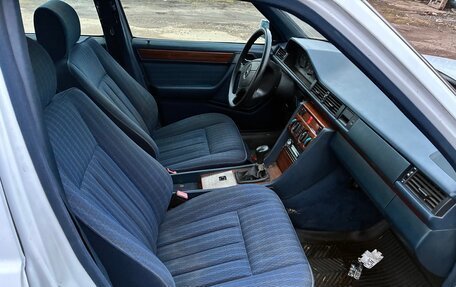 Mercedes-Benz E-Класс, 1992 год, 285 000 рублей, 4 фотография