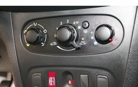 Renault Logan II, 2021 год, 859 700 рублей, 10 фотография