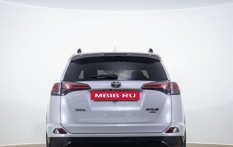 Toyota RAV4, 2018 год, 2 799 000 рублей, 6 фотография