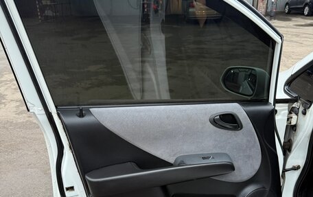 Honda Fit III, 2003 год, 450 000 рублей, 10 фотография