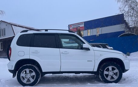 Chevrolet Niva I рестайлинг, 2015 год, 710 000 рублей, 6 фотография