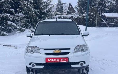 Chevrolet Niva I рестайлинг, 2015 год, 710 000 рублей, 4 фотография