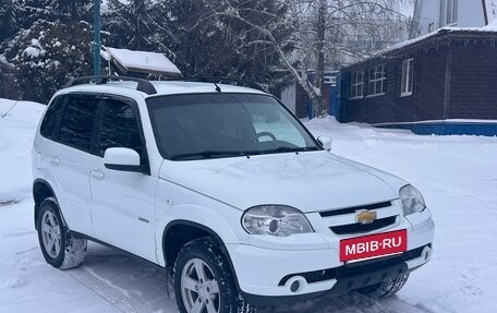 Chevrolet Niva I рестайлинг, 2015 год, 710 000 рублей, 5 фотография