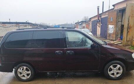 KIA Carnival III, 2002 год, 550 000 рублей, 6 фотография