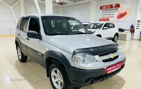 Chevrolet Niva I рестайлинг, 2017 год, 680 000 рублей, 3 фотография