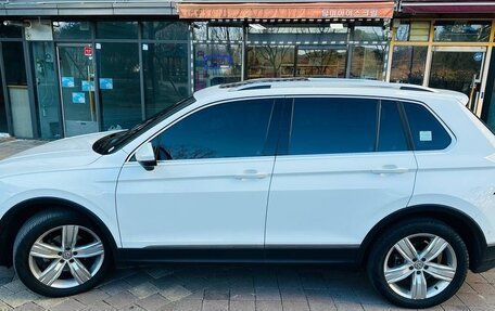 Volkswagen Tiguan II, 2020 год, 2 800 000 рублей, 4 фотография