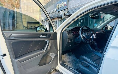 Volkswagen Tiguan II, 2020 год, 2 800 000 рублей, 9 фотография